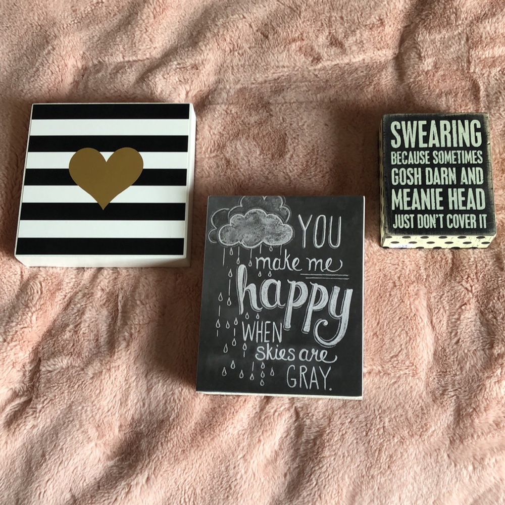 Coordinating decor bundle